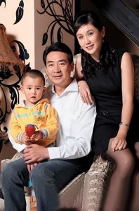 ​寇振海演的电视剧（著名演员寇振海年过半百再做父亲）