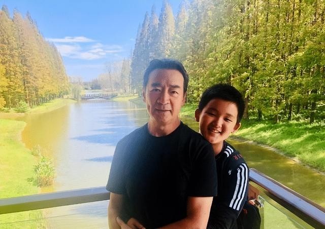 寇振海演的电视剧（著名演员寇振海年过半百再做父亲）