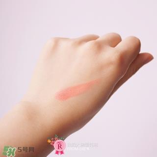 兰蔻迷恋唇膏132m色号试色 兰蔻迷恋唇膏132m试色图