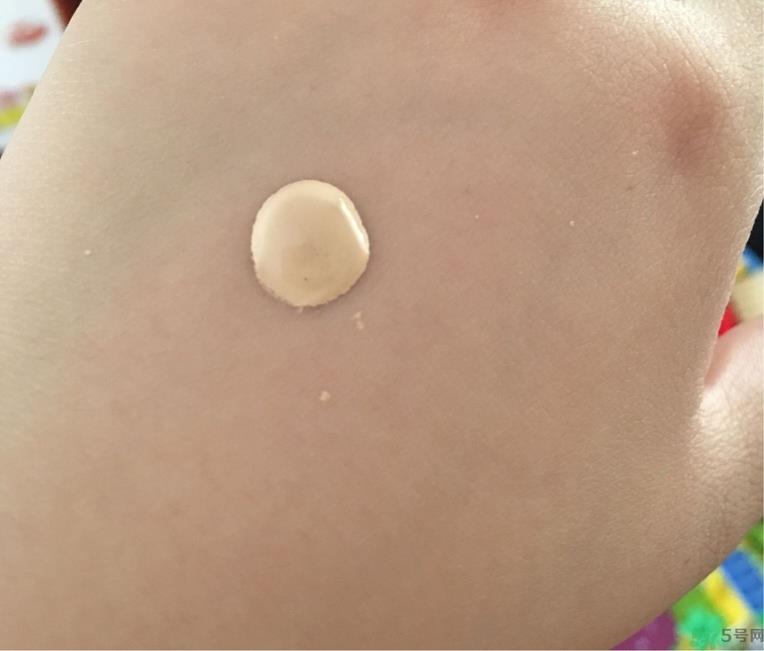 bobbi brown芭比波朗粉底液多少钱? bobbi brown芭比波朗粉底液多少钱?