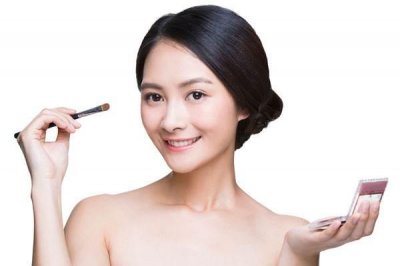​皮肤敏感的人如何化妆 敏感性皮肤有什么特点