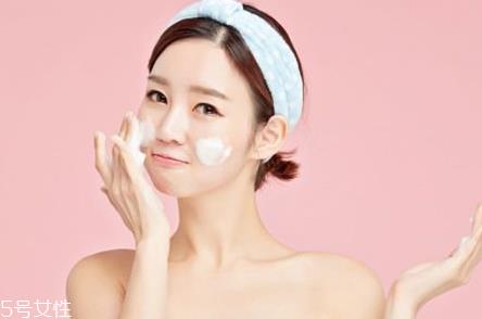 素颜霜和妆前乳一样吗 妆前乳跟素颜霜的使用顺序 素颜霜和妆前乳一样吗 妆前乳跟素颜霜的使用顺序