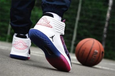 ​aj32美版和中国版本的区别 鞋底最明显