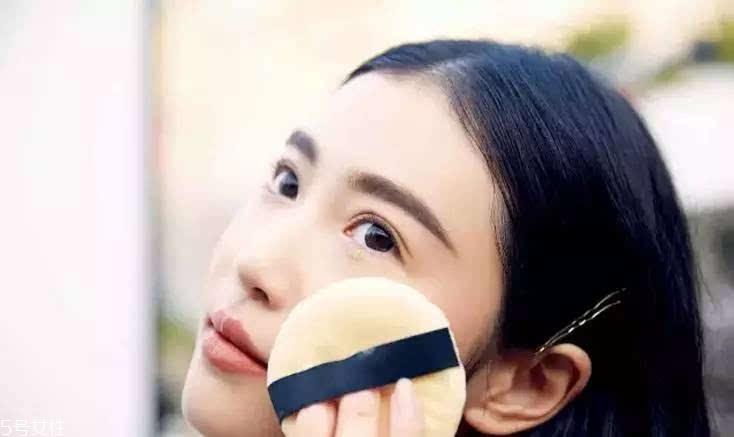 新手用什么工具上妆 三种上妆方式的优劣势