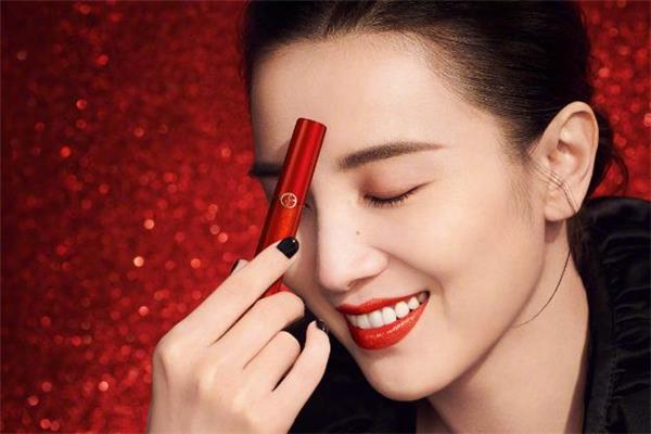 阿玛尼405g和405哪个好看 阿玛尼405g和405的区别 阿玛尼405g和405哪个好看 阿玛尼405g和405的区别