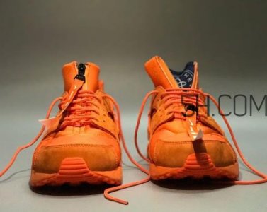 ​nike air huarache华莱士拉链款实物什么样？