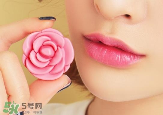 3ce玫瑰花瓣唇膏怎么样_3ce玫瑰花瓣口红好用吗 3ce玫瑰花瓣唇膏怎么样_3ce玫瑰花瓣口红好用吗