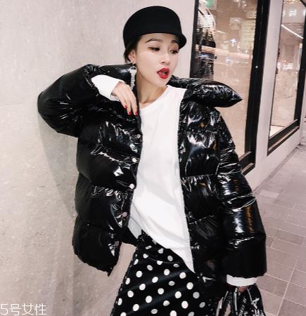 短款羽绒服怎么搭配?小个子女生的显高利器 短款羽绒服怎么搭配?小个子女生的显高利器