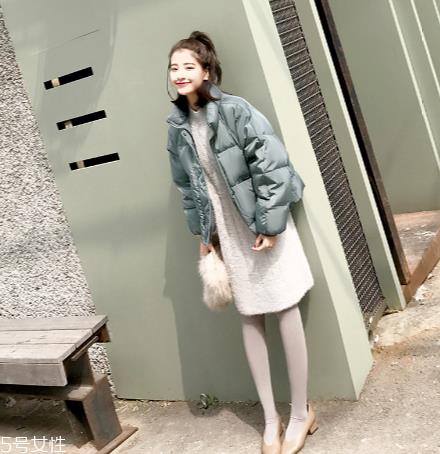 短款羽绒服怎么搭配?小个子女生的显高利器 短款羽绒服怎么搭配?小个子女生的显高利器