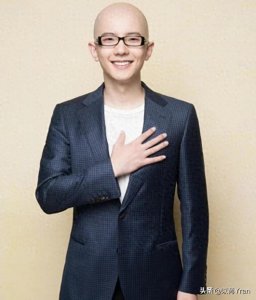 ​歌手平安：曾是“央视宠儿”，5登春晚，隐婚生子，如今怎样了？