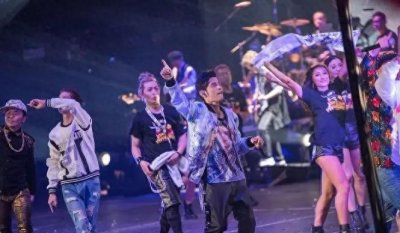 ​周杰伦为啥没在鸟巢开过演唱会？实在难以支撑，300万一天太贵