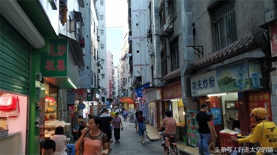 深圳岗厦村，一个正在消失的城中村，也是深圳最富的村