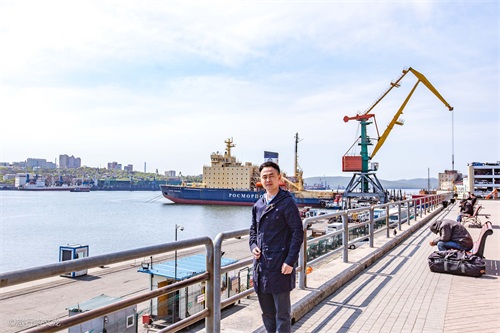 俄罗斯的海参崴陆港火车站，世界上仅存的火车站与海运码头相连