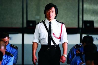 ​香港警匪剧中，白衬衫警察是什么级别？与内地警察相比孰高孰低？