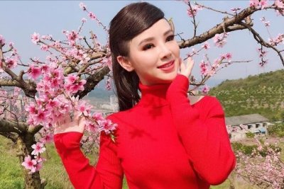 ​刘赛：24岁获星光大道冠军，因蛋黄派结缘老公，婚后5年被宠成宝