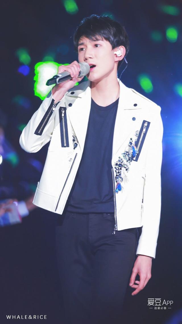 跨年夜后tfboys再合体（爱豆专稿TFBOYS历届跨年盘点）(16)
