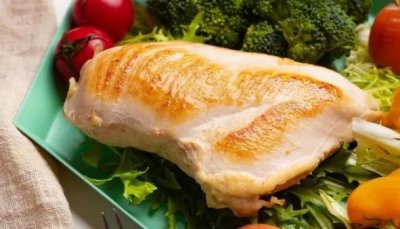 ​明星爱吃的减肥食物排行（鸡胸肉是明星的不二之选）