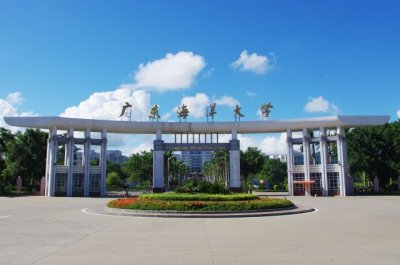 ​广东湛江有哪些学校？