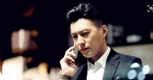 靳东全家福曝光，母亲颜值很高，网友：难怪老干部这么帅！