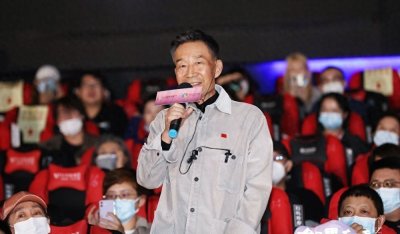​70岁李雪健妻子曝光原来是大家熟悉的她，在背后默默付出多年