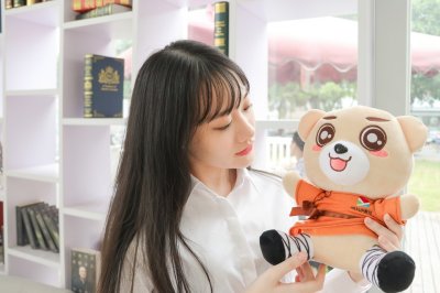 ​小说：他向兄弟要墨镜，兄弟给了他却拒绝，只因那墨镜带了会失明