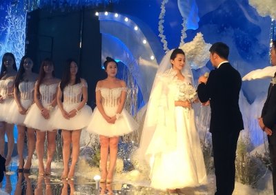 ​与哈琳娜离婚5年，经历插刀门、骗婚的印小天，该如何自救？