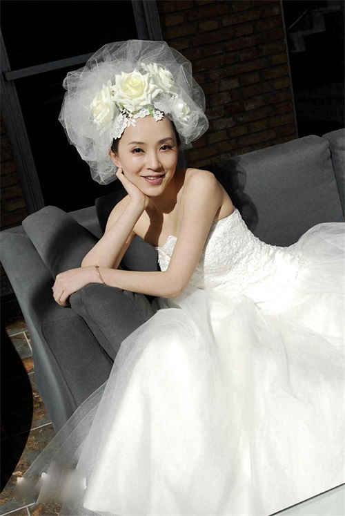 商蓉不仅扮相美，精湛的演技更是入木三分，成为新锐女星