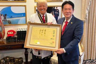 ​特朗普获跆拳道黑带九段最高荣誉称号，普京此前也获得过此荣誉