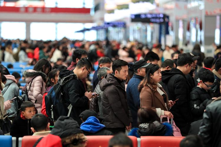 四、就地过年的游客还有一个更大的好处就是节省交通费用了，如果选择高铁出行的话，那么就非常方便快捷。