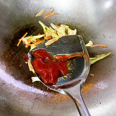 糖醋松鼠鱼怎么做好吃(糖醋松鼠鱼美食烹饪教程)