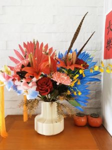 ​过年不会插花，这9张插花图供你参考，方法简单，喜庆又漂亮