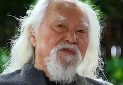 ​88岁王德顺受邀德国演绎活雕塑