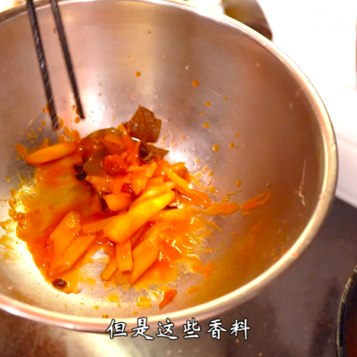 西红柿炖牛腩怎么做（老少皆宜的番茄炖牛腩做法）