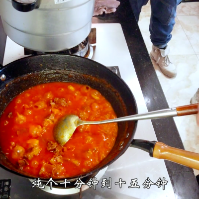 西红柿炖牛腩怎么做（老少皆宜的番茄炖牛腩做法）