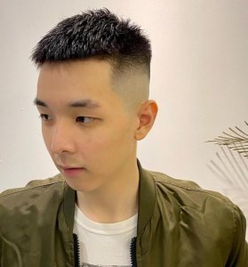 ​男生留什么发型好看，今春流行这8款男生发型
