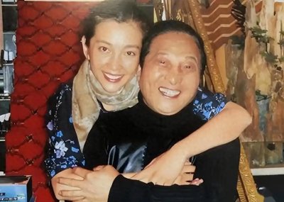 ​一丝不挂、酒画符咒:王林为女星”开光”内幕，荒诞程度难以想象!