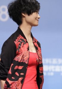 ​春哥9年完美蜕变越发有女人味，应改口叫“春姐”了！