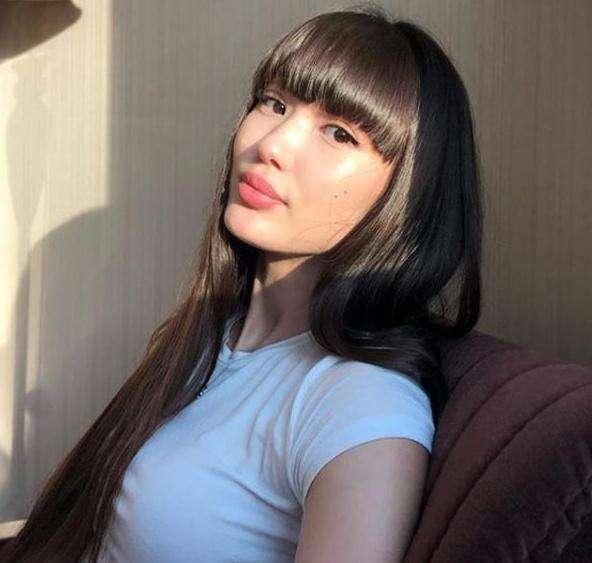 她是莎宾娜，曾被评为排球第一美少女，去日本4年，如今清纯不再