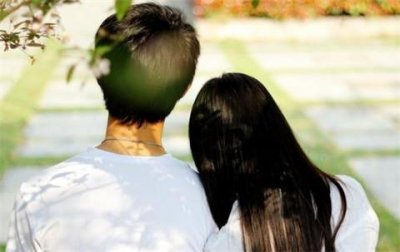 ​弟弟给他女朋友吵架怎么劝