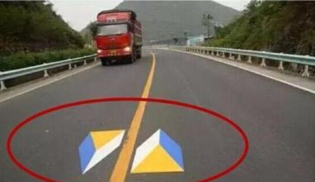这些道路标线你认识吗？走错了小心被扣分罚款哦！
