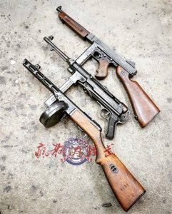 ​换个角度聊MP40，三个细节让它成为二战最可控的冲锋枪