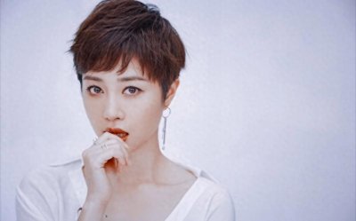 ​演员张龄心：谈了16年师生恋，35岁生子被宠上天，事业爱情两丰收