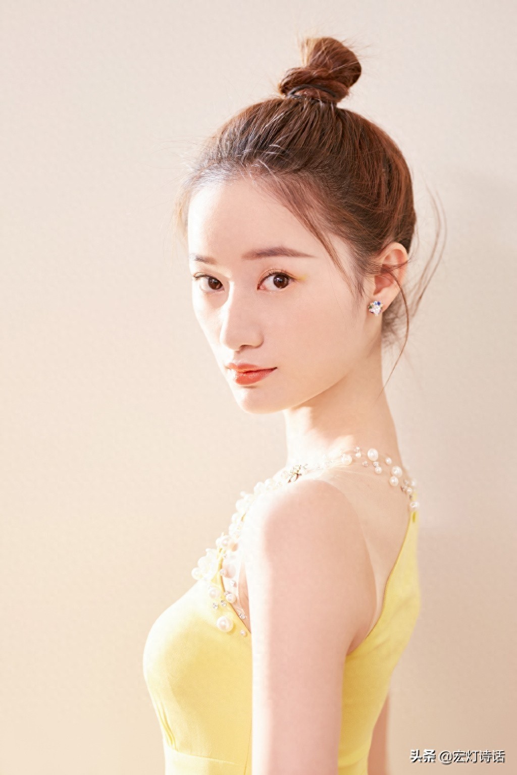 郭晓婷,上海人,新生代,凭借宫廷剧《步步惊心》获得关注