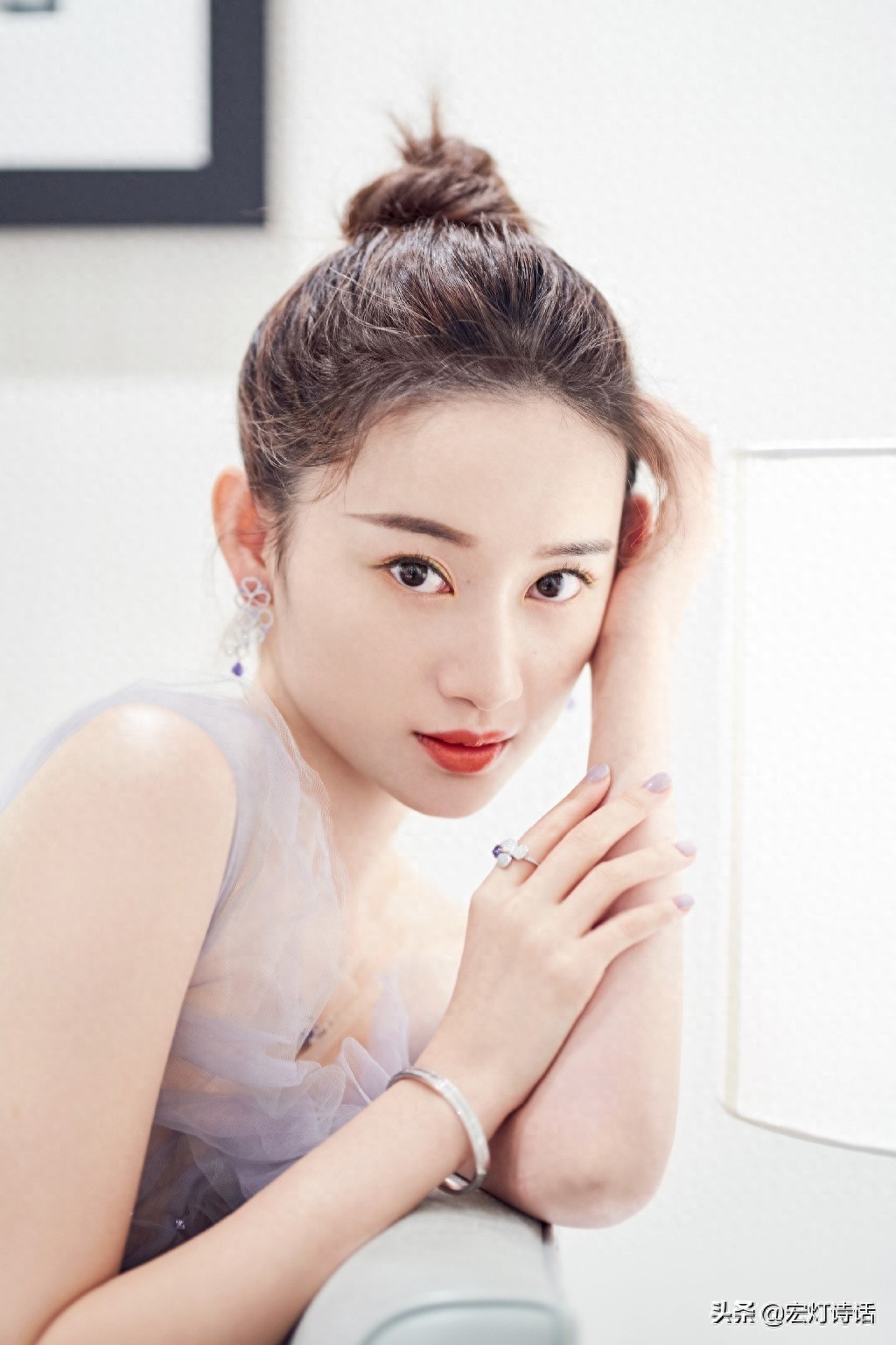 郭晓婷,上海人,新生代,凭借宫廷剧《步步惊心》获得关注