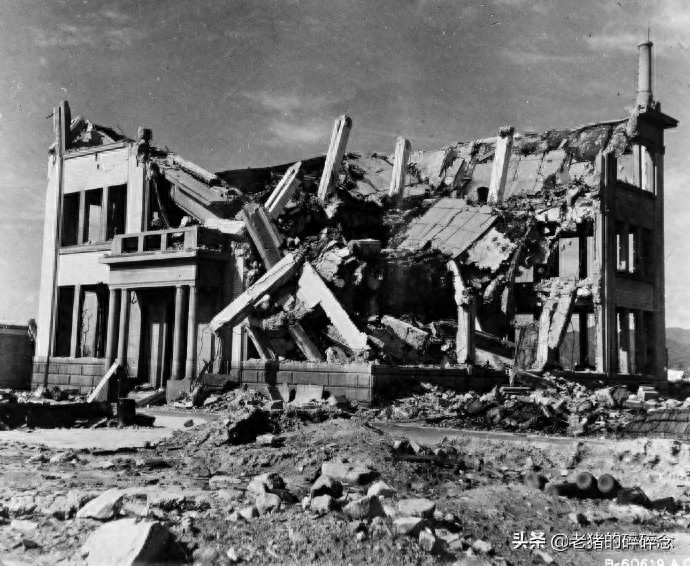 1945年被原子弹“小男孩”轰炸后的日本广岛,几乎夷为平地