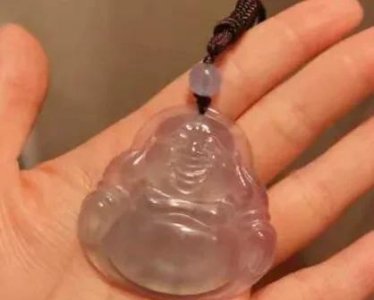 ​翡翠戴久了会有变化吗(翡翠戴多久会有变化)