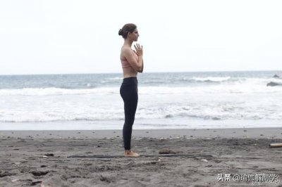​简单瑜伽减肥动作初学慢动作（14个简单的瑜伽动作每天坚持练）