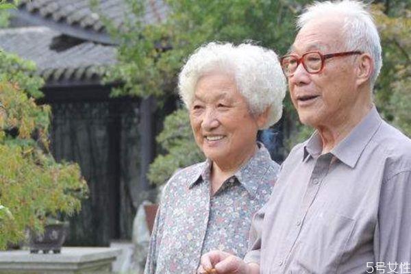 结婚多久是金婚 相爱金婚的秘诀 结婚多久是金婚 相爱金婚的秘诀