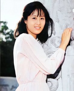 ​著名演员吴玉芳：嫁“乒乓王子”隐退生两女，恩爱36年，幸福美满