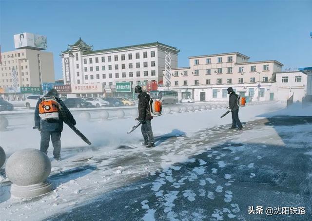今冬以来最强寒潮来袭气温创新低（沈铁人战风斗雪保畅通）(17)